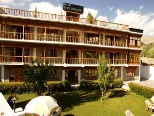 Hotel City Palace Λεχ Εξωτερικό φωτογραφία