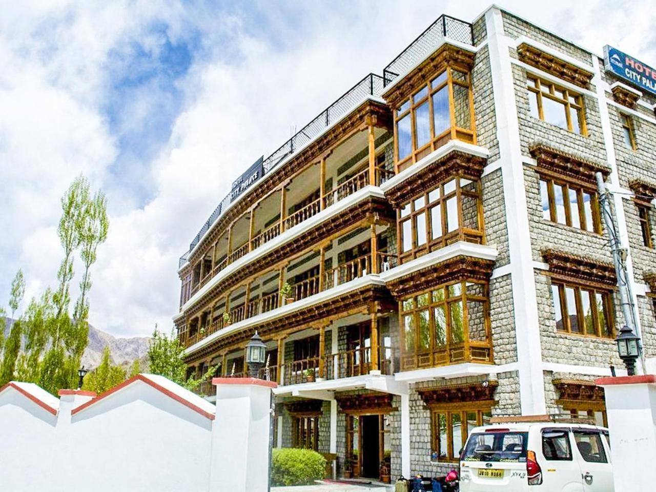 Hotel City Palace Λεχ Εξωτερικό φωτογραφία